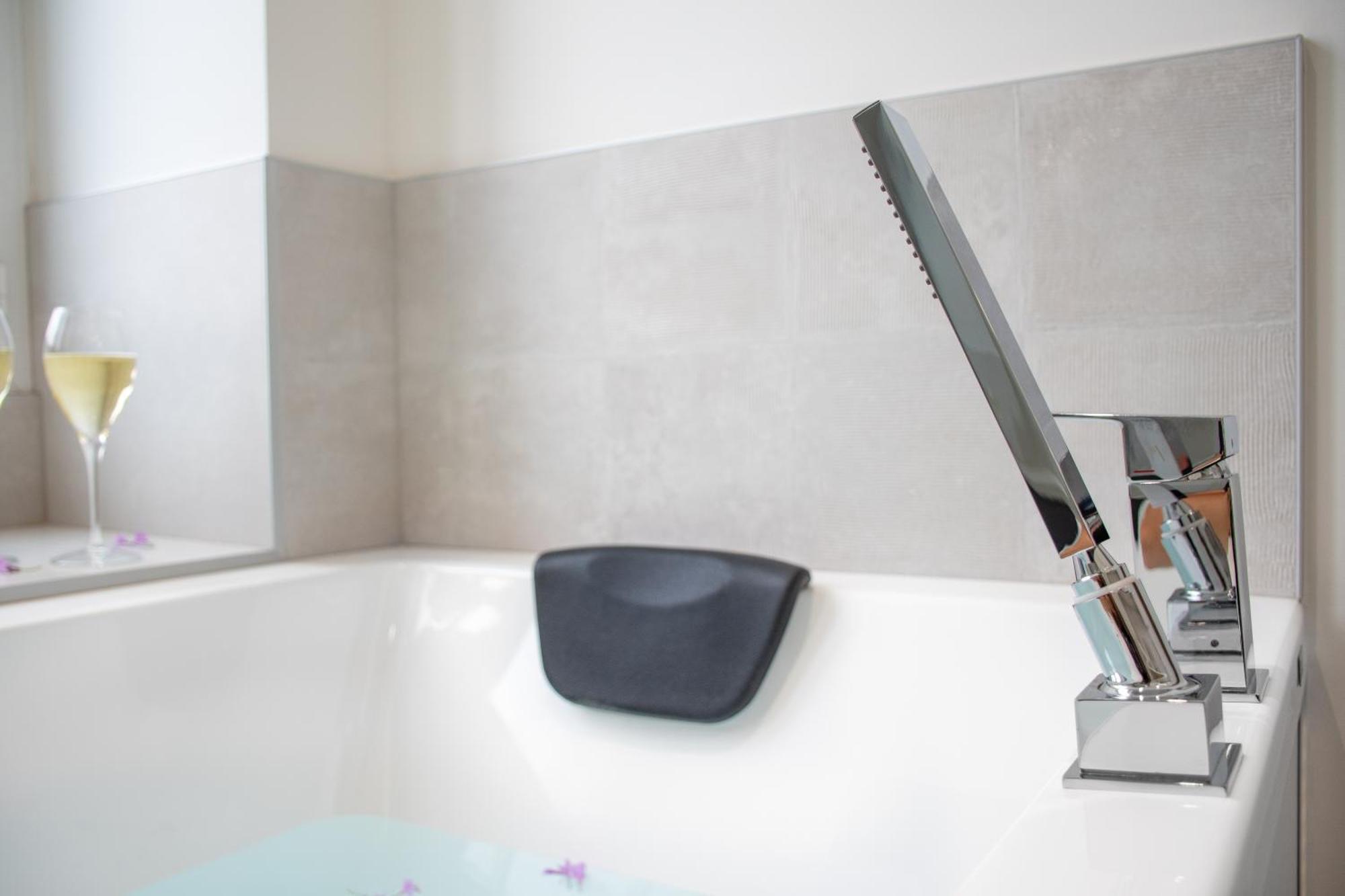 L'Appartement Des Ducs Avec Baignoire Double نانت المظهر الخارجي الصورة